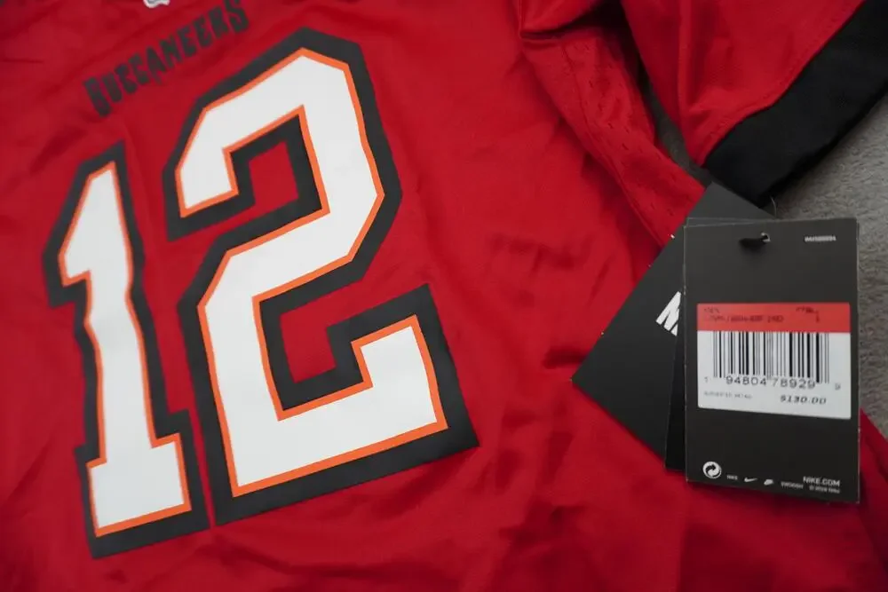 Tampa Bay Buccaneers Jersey Mens Large Red NFL Tom Brady 12 Nike On Field